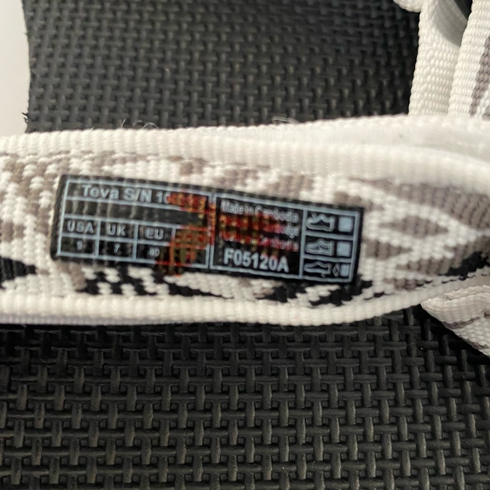 NO OFFERS Teva Original Universal Boomerang White - Picture 10 of 13